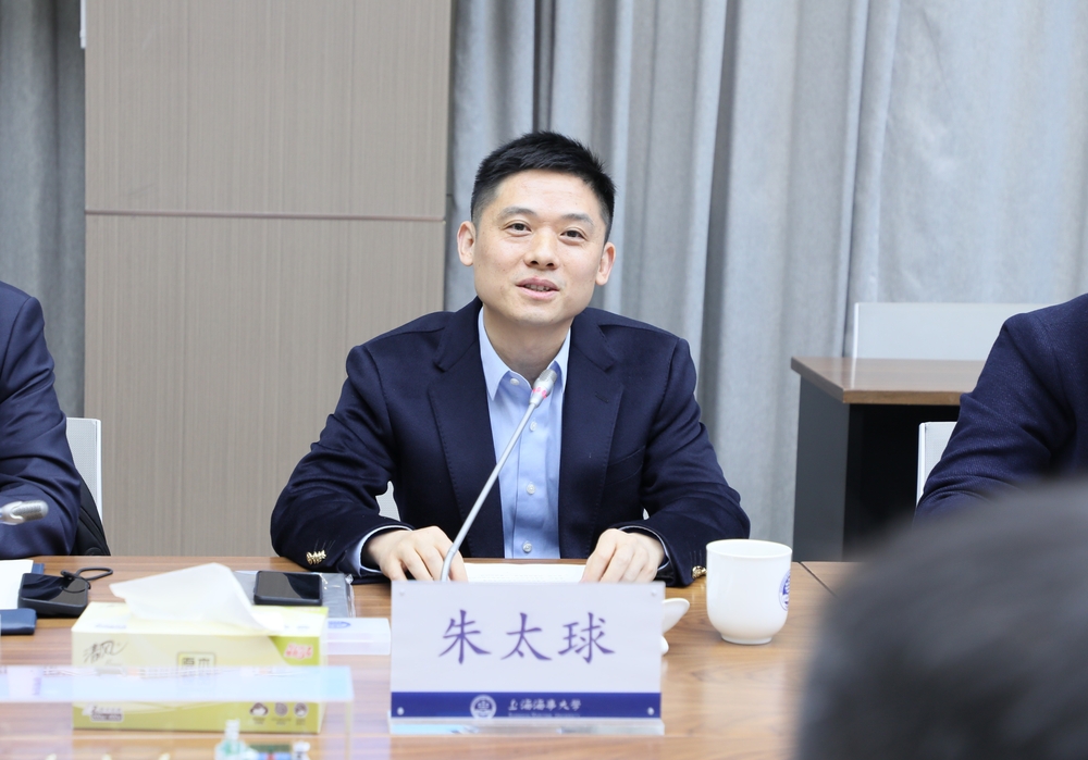 20231123011306367800.jpg 荣盛控股集团党委委员、副总裁朱太球讲话