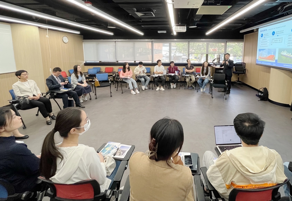 20231205005044528300.jpg 在香港理工大学举行博士生人才座谈会