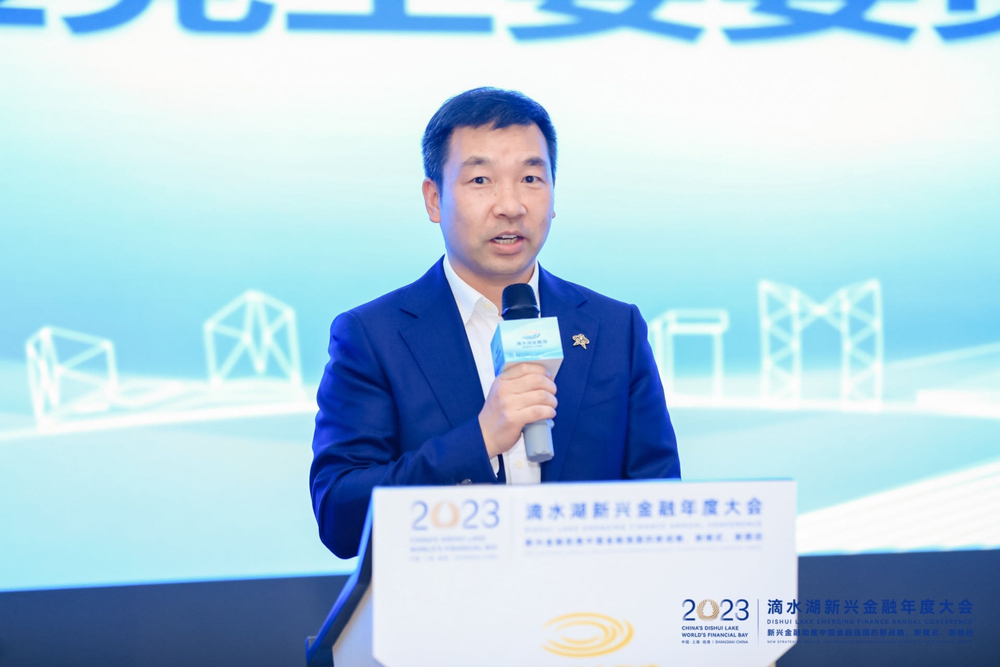 上海海事大学党委副书记、副校长李志鹏致辞