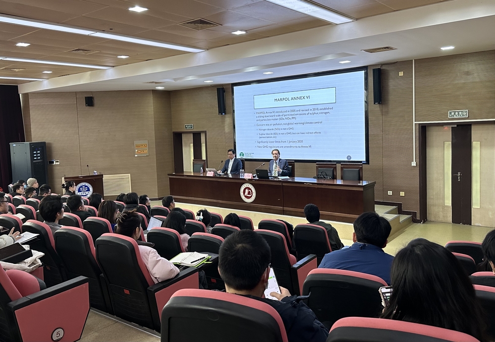 20240311231056650900.jpg 马丁·戴维斯为法学院师生开设讲座