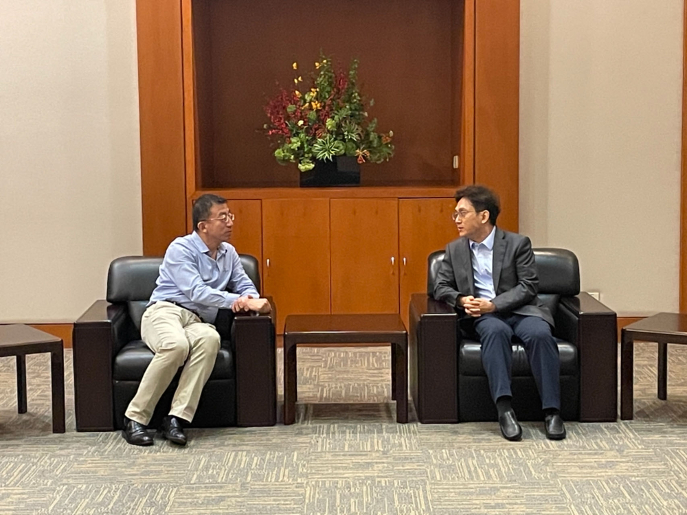 20240707020717682500.jpg 施欣副校长与贺军副总经理会谈