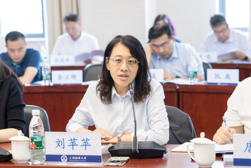 20240712080901940900.jpg 教育评估院副院长刘苹苹讲话