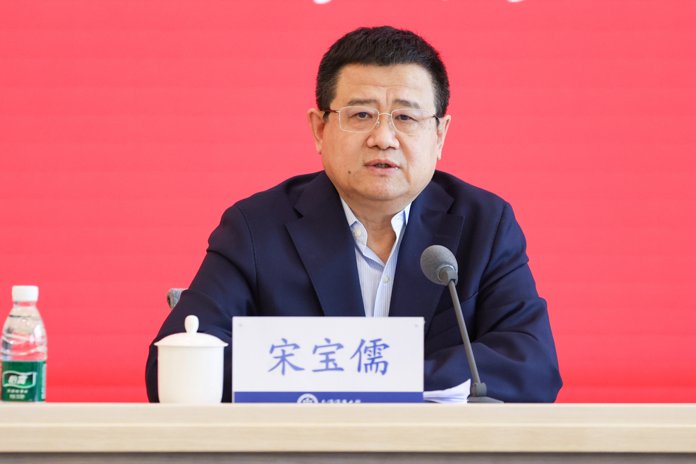 20250429074945290700.jpg 党委书记宋宝儒授课