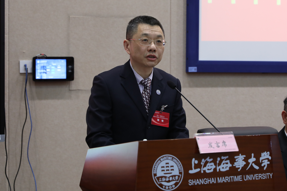 陆靖校长作工作报告