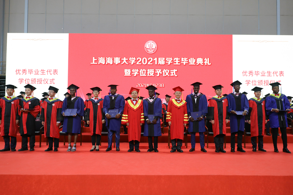 优秀毕业生代表学位颁授仪式