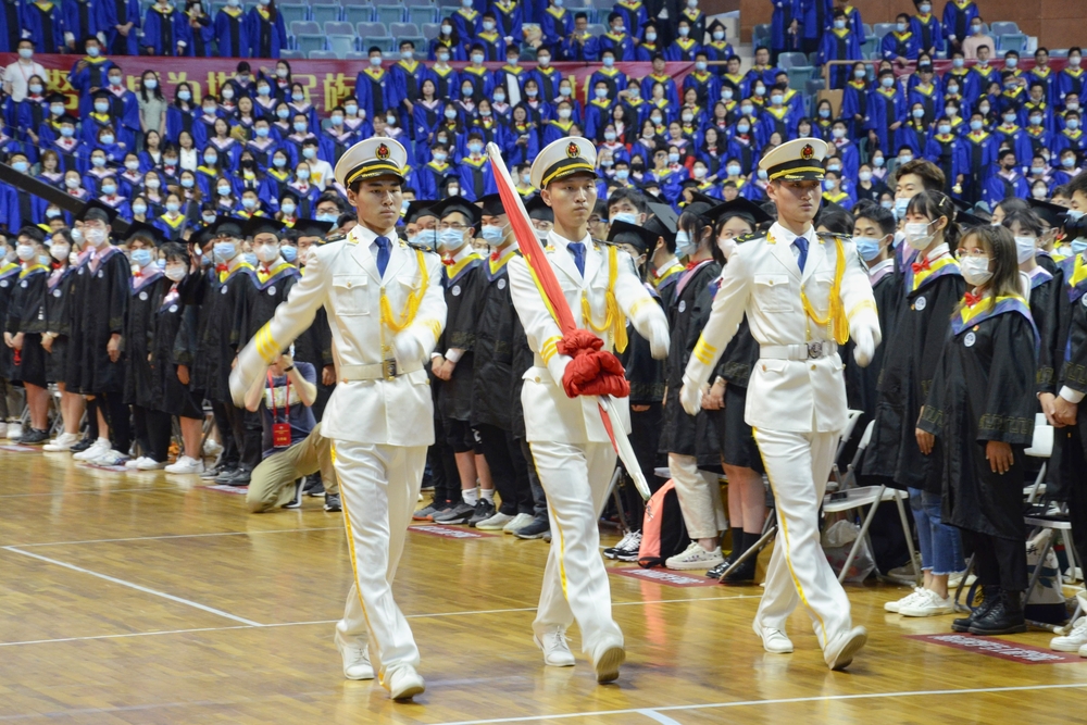 迎国旗、升国旗、奏唱国歌