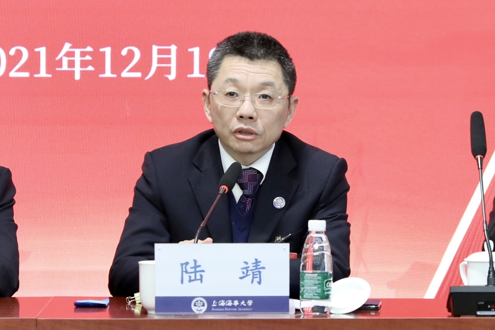 陆靖校长作工作报告