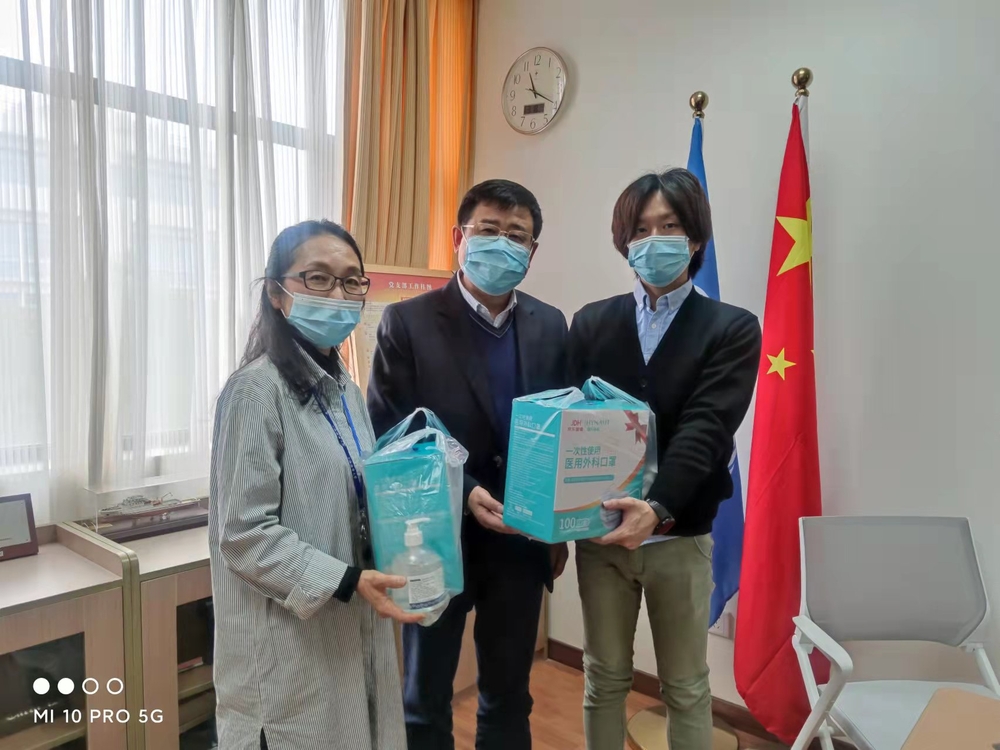 宋宝儒书记看望慰问外籍教师