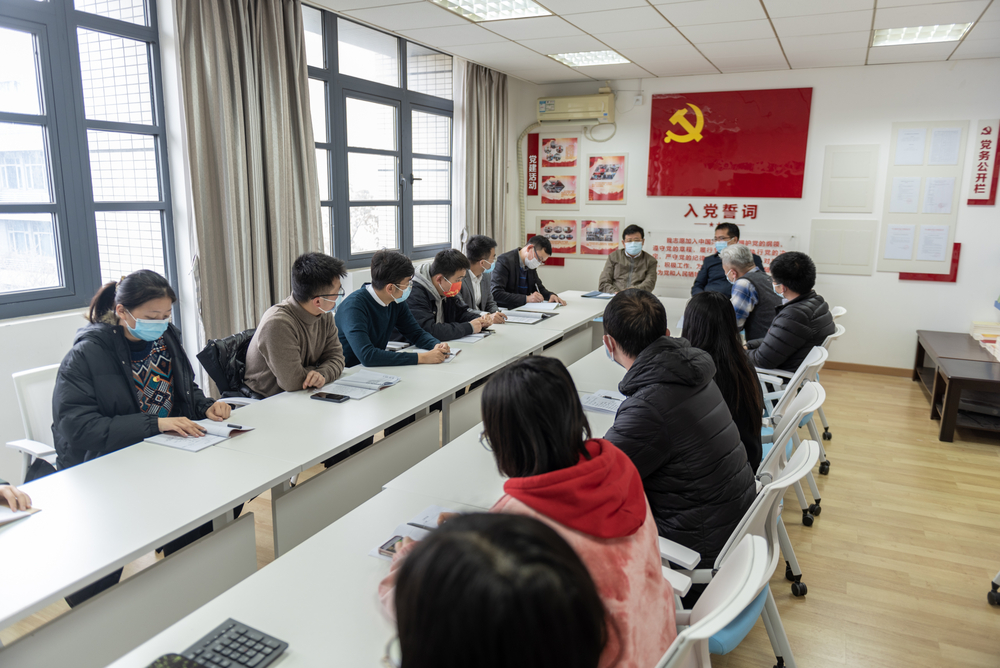 在信息工程学院座谈交流