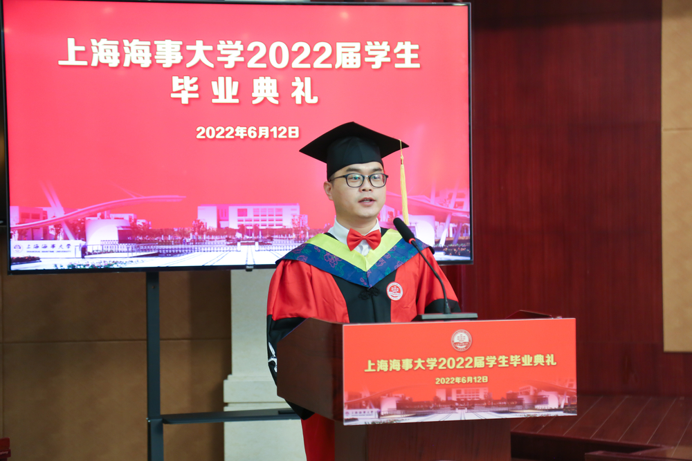 教师代表、交通运输学院章强老师发言