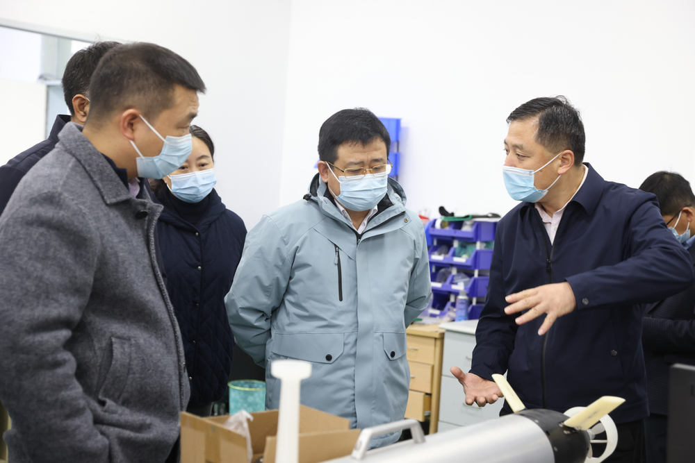 走访物流工程学院实验室