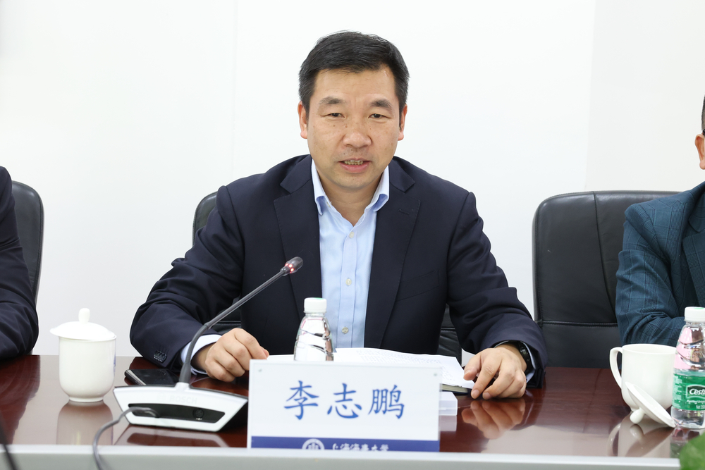 上海海事大学党委副书记、副校长李志鹏致辞