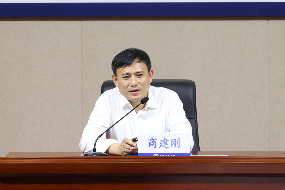 商建刚副教授作报告