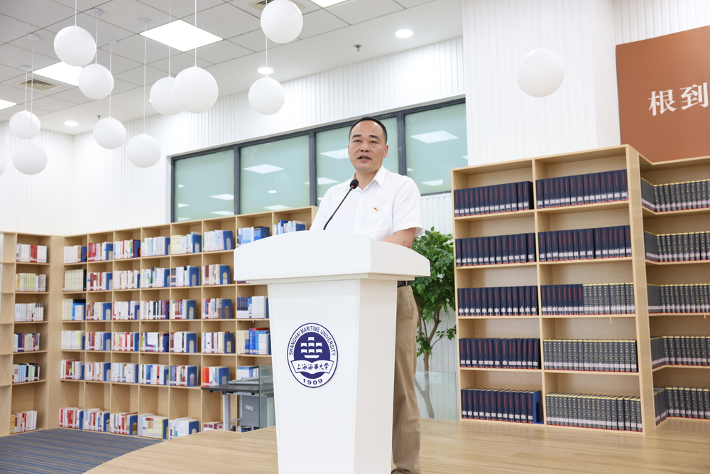 图书馆（档案馆）直属党支部书记陈宇里发言