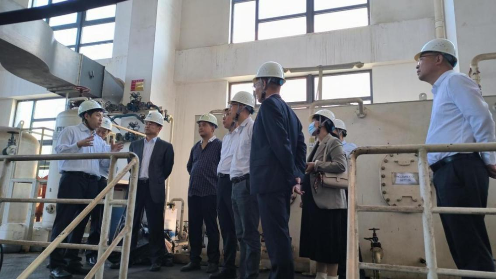 参观自动化机舱